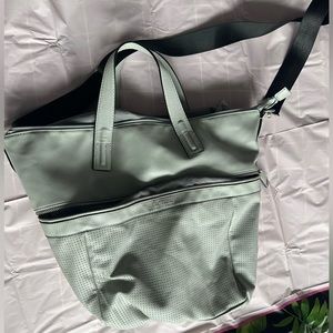 Kenneth Cole purse